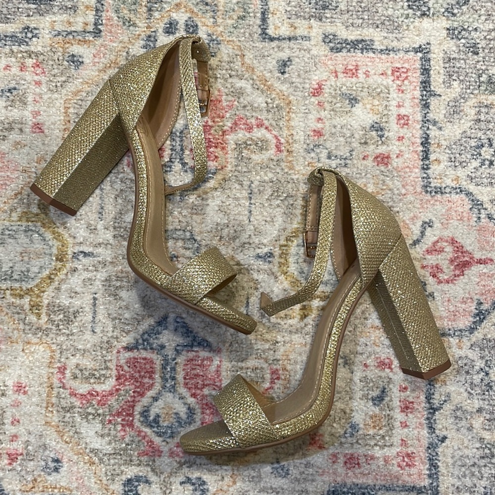 Gold Glitter Heels ✨